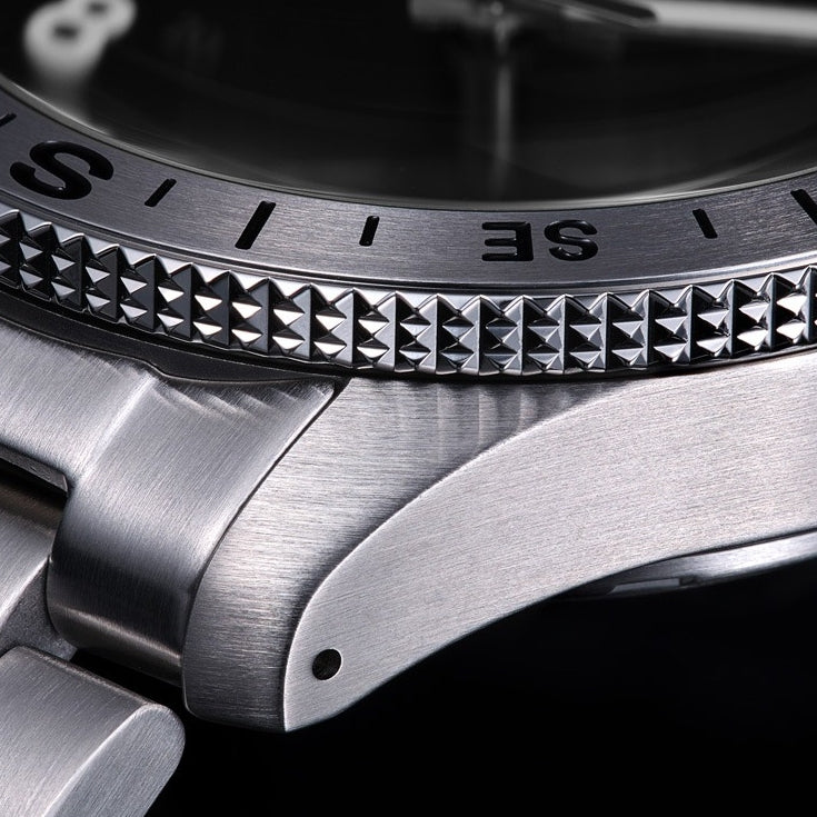HDB006 5 Sports Field Series 41mm - Black on Bracelet