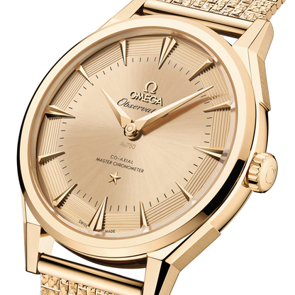 Constellation Observatory Moonshine™ Gold 39.4mm - Gold on Bracelet