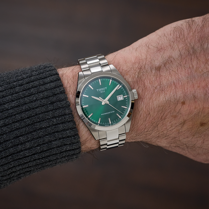 Gentleman 38mm - Green on Bracelet