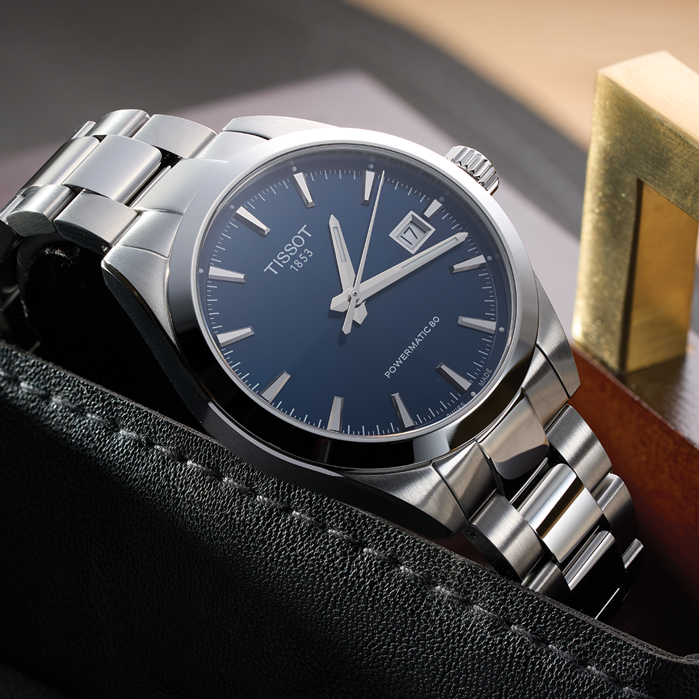 Gentleman 38mm - Blue on Bracelet